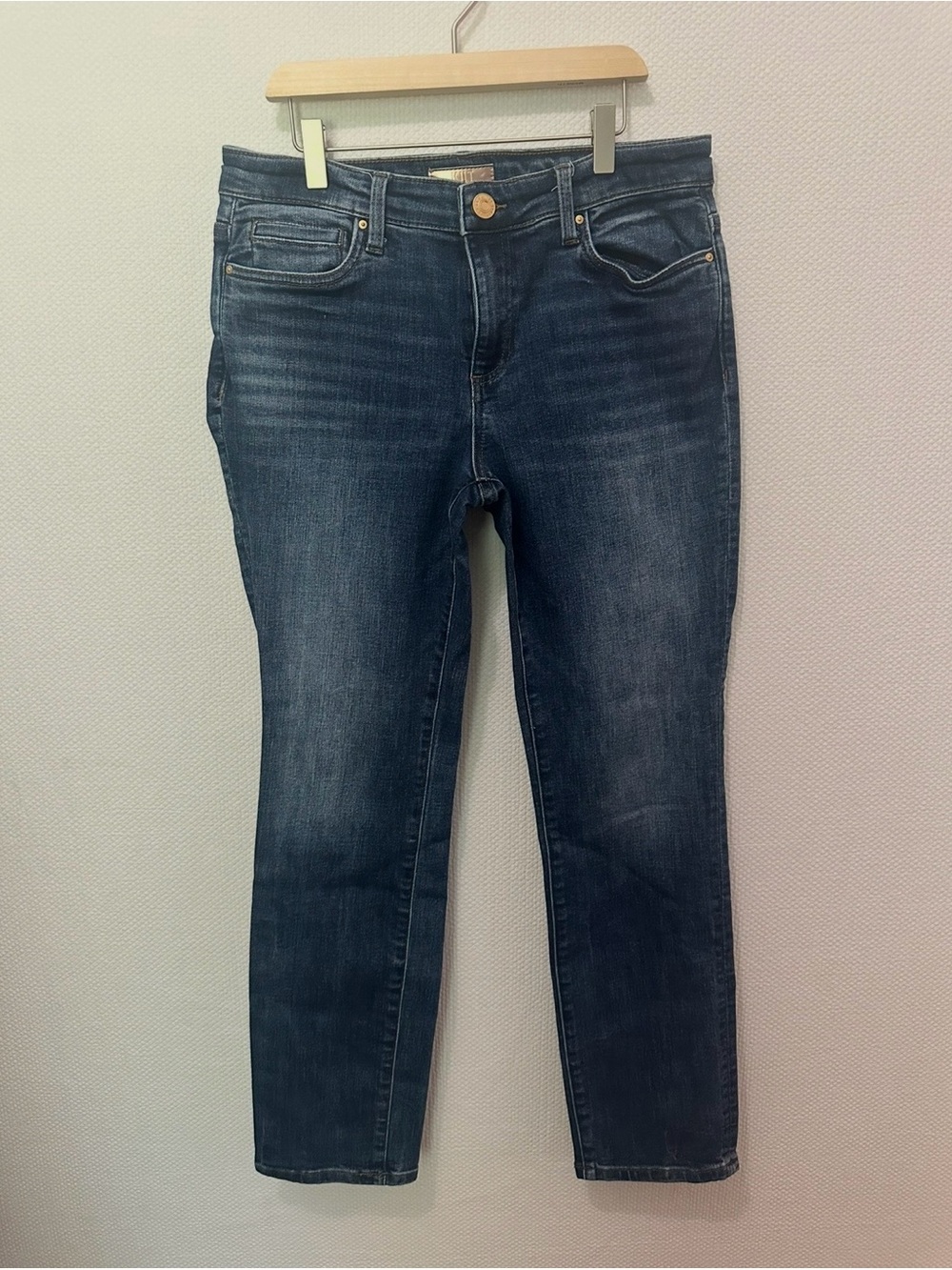 KUT from the Kloth Catherine Boyfriend Jeans Dark Wash Denim Size 8